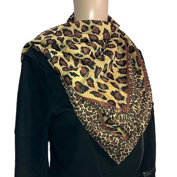 Vintage 1990's Federico Porta Leopard Print Neck Scarf - Picture 1 of 6